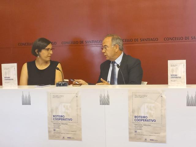 O Alcalde acompañado de Ana Olveira durante a presentación do roteiro