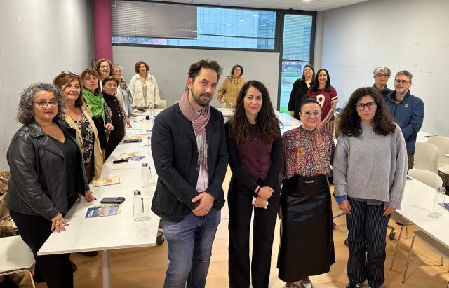 A tenenta de alcaldesa agradeceu ao Fondo Galego de Cooperación e Solidariedade o seu traballo, e ás persoas asistentes ao curso